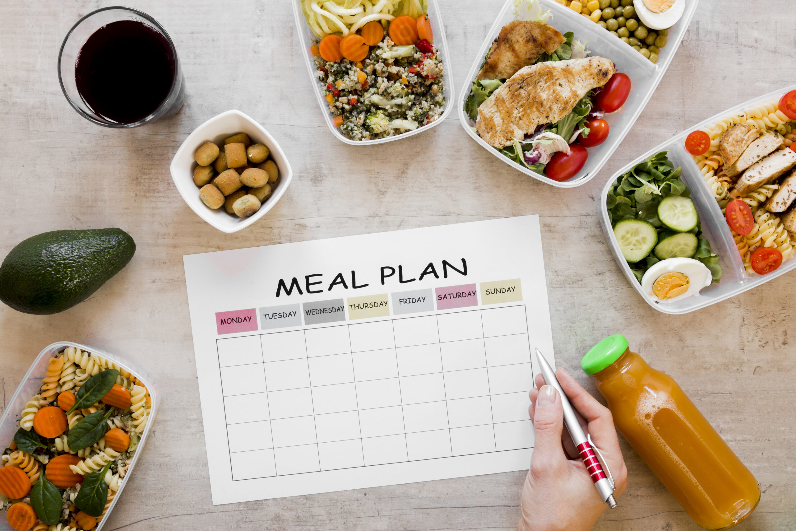 7-day low cholesterol diet plan with heart-healthy foods like salmon, avocado, oatmeal, and berries